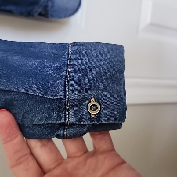 Jane and Delancey Denim Button Down Size Small - Picture 4 of 7